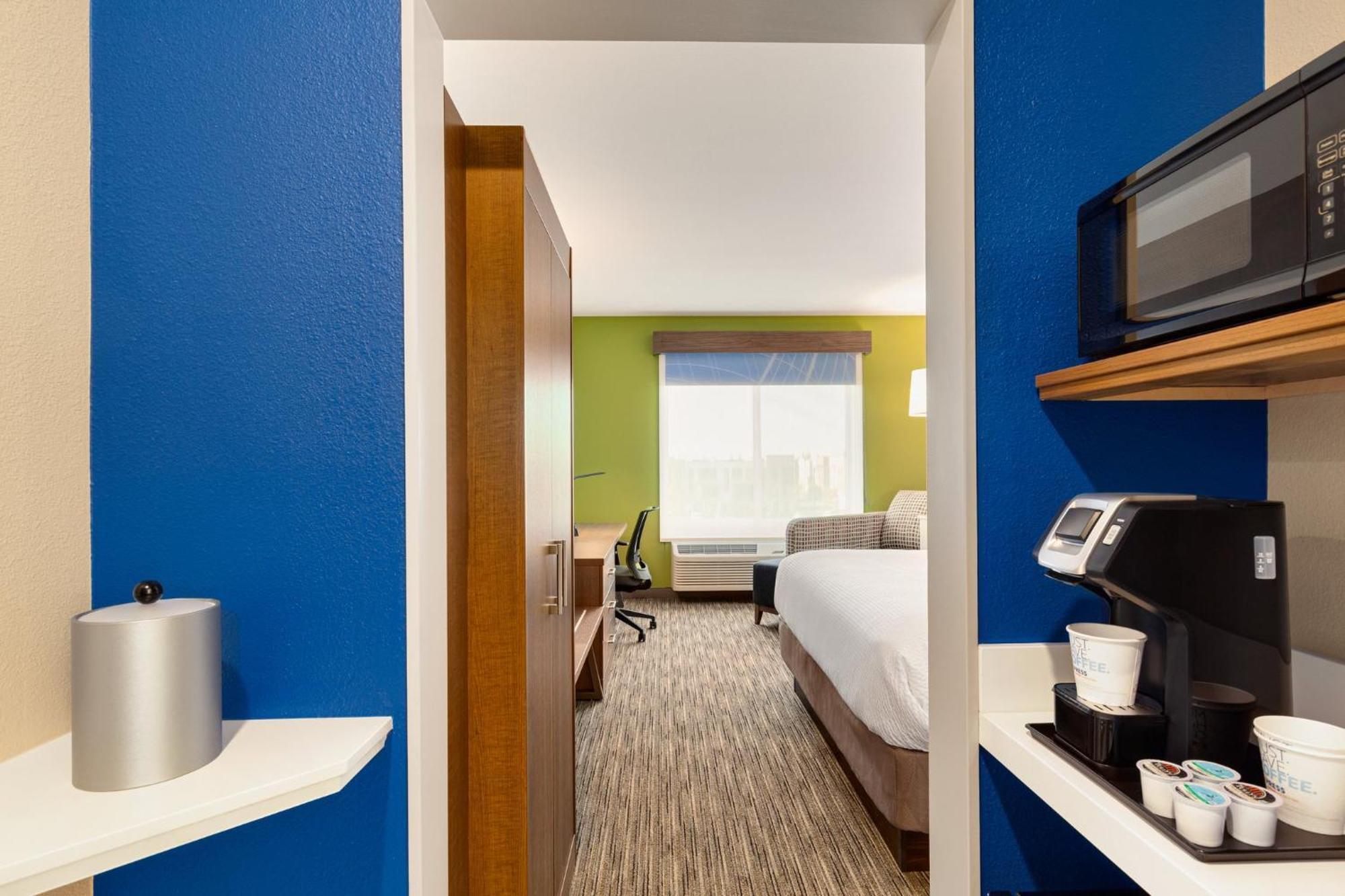 Holiday Inn Express & Suites Hayward - Castro Valley By Ihg Экстерьер фото