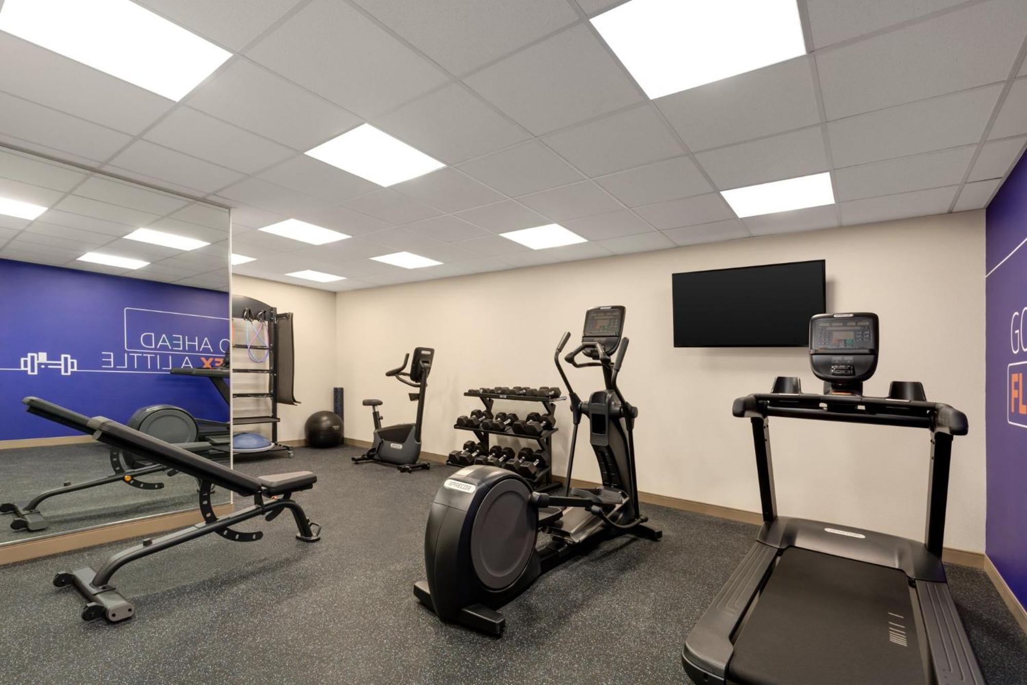 Holiday Inn Express & Suites Hayward - Castro Valley By Ihg Экстерьер фото