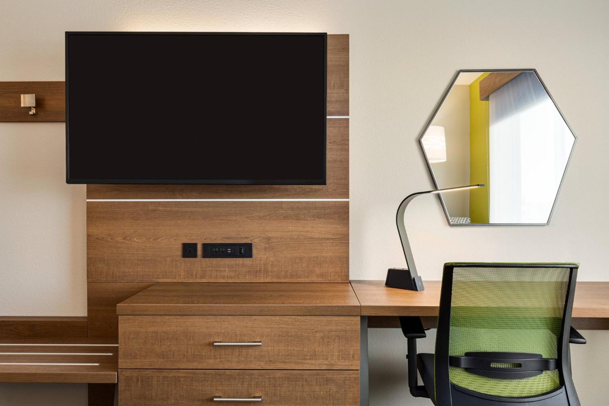 Holiday Inn Express & Suites Hayward - Castro Valley By Ihg Экстерьер фото